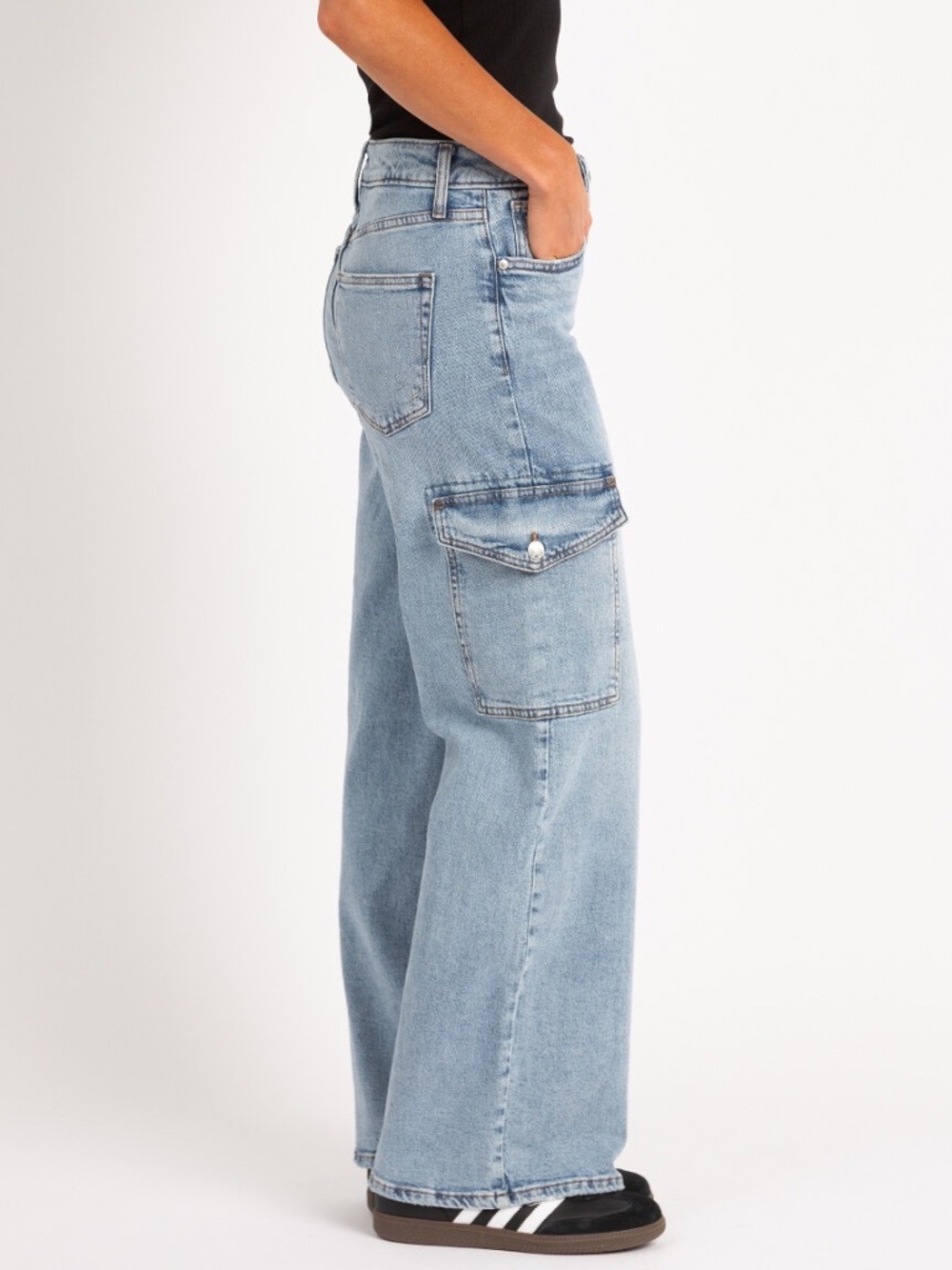 NWT " Suki Cargo Wide Leg Jeans" Silver Jeans Co. Women's S-33/31 - Picture 2 of 8